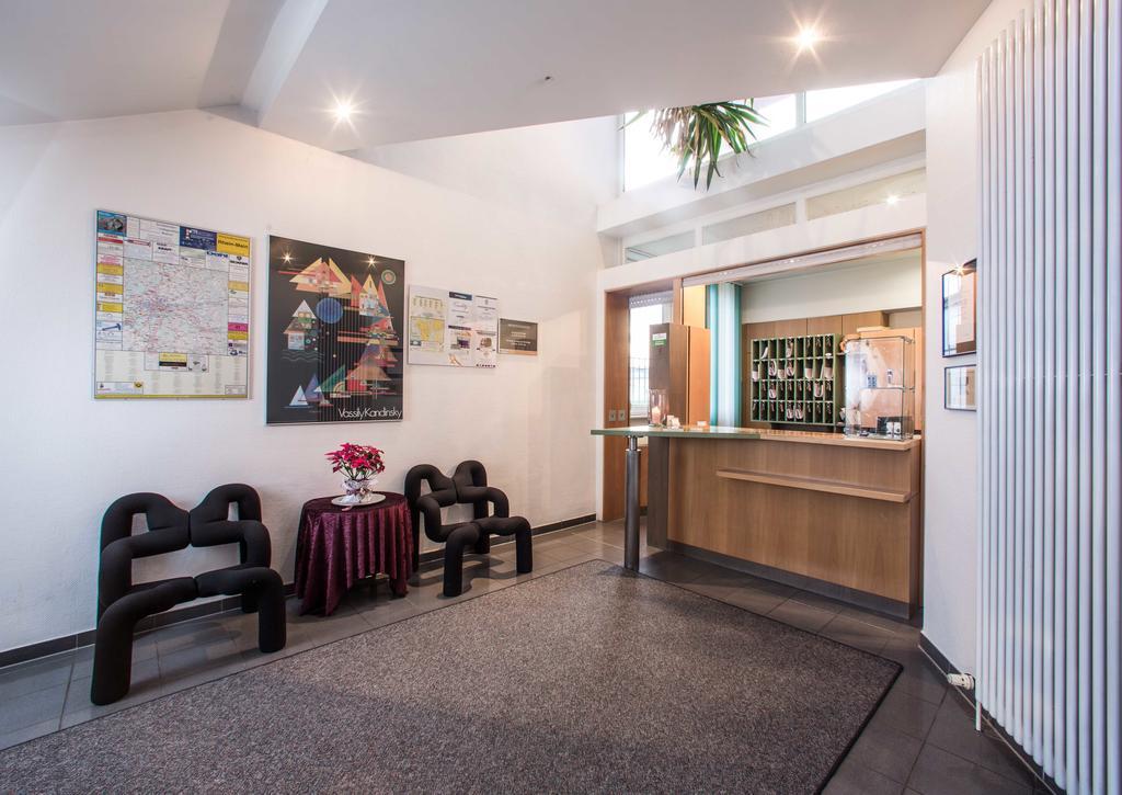 Hotel An Der Waldstrasse Groß-Zimmern Esterno foto